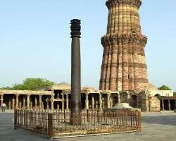 You will be amazed to know that the Iron Pillar in the complex is still strong and has not rusted despite the fact that it is here from more than 2000